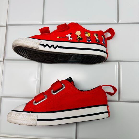 Converse x Peanuts Chuck Taylor All Star 2V Lo Shoes
A01870F Size 7 - Picture 10 of 10